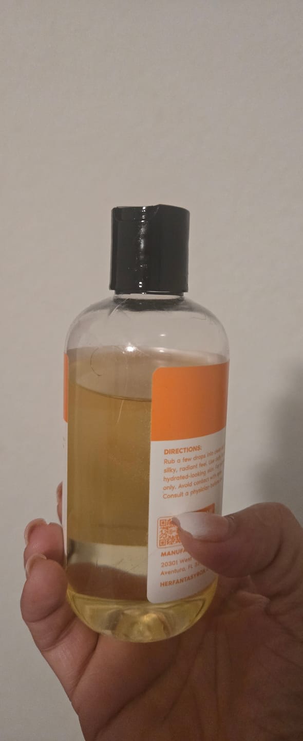 Customer photo review of Body Splash - Skin Smoothing Body Oil  (Pineapple Creme)